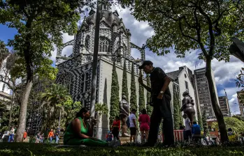 El cambio en la Plaza de Botero y sus edificios aledaños es evidente. Foto: Julio César Herrera Echeverri