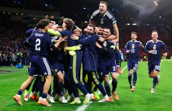 El seleccionado de Escocia celebró con euforia su clasificación a la Copa del Mundo del 2026 tras vencer a Dinamarca. Foto: tomada del x de @ScotlandNT