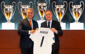 El mandatario de los colombianos Iván Duque, junto al presidente del Real Madrid, Florentino Pérez. FOTO TOMADA REAL MADRID.COM