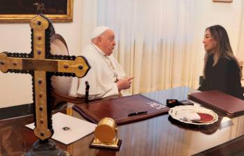 Imagen de la visita de la representante Katherine Miranda al papa Francisco. FOTO CORTESÍA