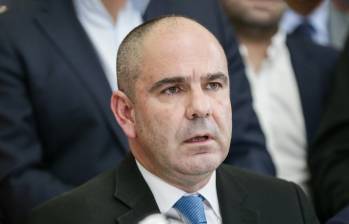 Gabriel Vallejo, director del Centro Democrático, defendió la continuidad del partido y explicó por qué la senadora María Fernanda Cabal continuaría en la colectividad. Foto: Colprensa - Catalina Olaya 