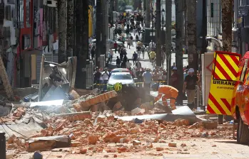 El temblor dejó afectaciones en infraestructura y servicios, desde cierres viales hasta suspensión de vuelos, cortes de energía e intermitencias en telecomunicaciones. Foto: Getty