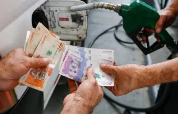 Desde este miércoles Santo, 1° de abril, regirán nuevos precios en el valor de los combustibles. FOTO: EL COLOMBIANO