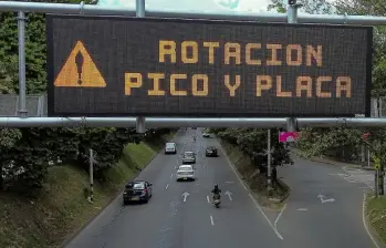 Las sanciones por incumplir el pico y placa se pueden imponer en cualquier municipio del Valle de Aburrá. FOTO: Manuel Saldarriaga