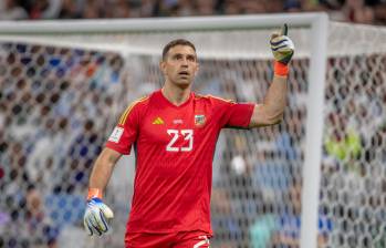 Emiliano Martínez irá al Mundial con una fractura en una de sus manos y estará en tratamiento antes de operarse. FOTO JUAN ANTONIO SÁNCHEZ