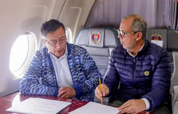 Alfredo Saade es un abogado que militó en partidos tradicionales, pero que compitió en la consulta de la izquierda en 2022 contra Petro. Tuvo un contrato en la UNGRD y luego aterrizó en Palacio. FOTO Presidencia