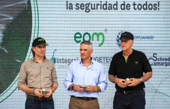 El alcalde de Medellín, Federico Gutiérrez (izquierda); el gobernador de Antioquia, Andrés Julián Rendón (centro) y el gerente de EPM, Jhon Maya Salazar durante un evento en Hidroituango en 2024. FOTO: CAMILO SUÁREZ ECHEVERRY