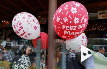 Este domingo 14 de mayo, Colombia se vistió de fiesta para celebrar el Día de las Madres, una fecha especial para honrar a las mujeres que con amor y dedicación entregan todo por sus hijos. Foto: Manuel Saldarriaga Quintero.