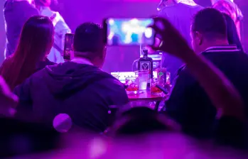 La ley de financiamiento que presentó el Gobierno Petro buscar subirles impuestos al licor y ponérselos a los cigarrillos electrónicos con o sin nicotina, conocidos como vapeadores. FOTO camilo suárez