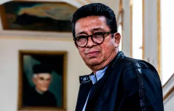 Bernardo Echavarría Berrío pinta la intimidad de los paisajes. Sus cuadros se exhiben en Angostura. Su obra más famosa es el retrato del padre Marianito FOTO julio Herrera