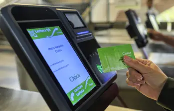 La renovación de la tarjeta Cívica se realiza en cinco estaciones del sistema y hace parte de una actualización tecnológica del Metro. FOTO Andrés Camilo Suárez