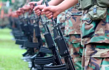 Los militares en Antioquia tienen que batallar no solo contra los grupos armados, que han aumentado sus ataques, sino también contra los recortes presupuestales. FOTO: ARCHIVO