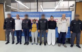 En la imagen, cuatro de los seis capturados. FOTO: CORTESÍA.