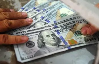 En 2024, las remesas representaron 2,8% del PIB colombiano. En 2025, la proyección apunta a una participación cercana a 3%, cifra histórica para el país. Foto: Getty