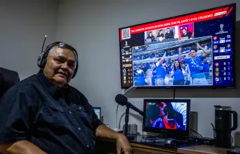 Guillermo Montoya también hizo televisión y prensa escrita. Trabajó 15 años en RCN, 25 en Caracol y lleva 15 en Múnera Eastman Radio, donde labora actualmente. FOTO: Julio César Herrera 