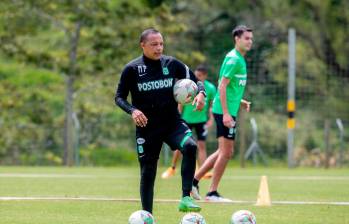 Milton Patiño en una práctica con Nacional en la sede deportiva de Guarne. FOTO: El Colombiano