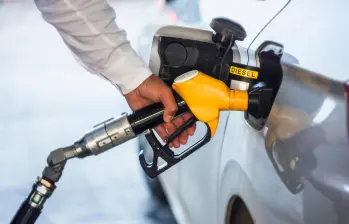 Este ajuste metodológico se da por las diferencias relevantes entre los precios locales de los combustibles y las referencias externas. Foto: GETTY
