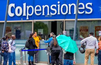 Colpensiones enfrenta un faltante de $5 billones para cubrir las mesadas de noviembre y diciembre de 2026. FOTO: Juan Antonio Sánchez