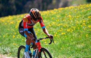 Santiago Buitrago vuelve a competir después de 22 días, tras su accidente en la última etapa de la París-Niza. FOTO Getty 