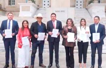 Senadores de los partidos políticos Centro Democrático, Colombia Justa y Libre, Conservador, Liberal, ASI y de la U firmaron la propuesta de archivar la Reforma a la Salud. FOTO: CAPTURA DE PANTALLA 