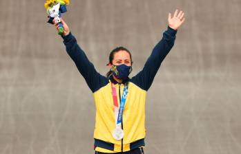 Mariana Pajón se convierte en la primera triple medallista de la historia de Colombia con dos oros y una plata. Foto: Getty
