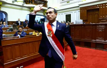 El presidente peruano, José Jerí, se refirió a la orden de captura internacional contra Betssy Chávez, actualmente asilada en embajada de México. FOTO: Xinhua