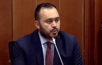 El presidente de la Comisión Tercera, Jairo Castellanos, fue uno de los votos en contra del archivo de la reforma tributaria. FOTO: COLPRENSA-SENADO