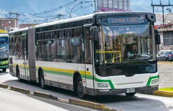 Estos buses comenzarían a circular en vías de San Antonio de Prado como complemento al metrocable. FOTO CAMILO SUÁREZ