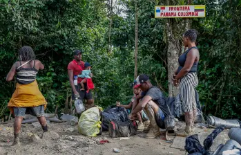 De acuerdo con HRW, ciudadanos venezolanos, haitianos y ecuatorianos, así como personas procedentes de países de Asia y África, han sufrido graves abusos en su tránsito por el Tapón del Darién. FOTO: Manuel Saldarriaga