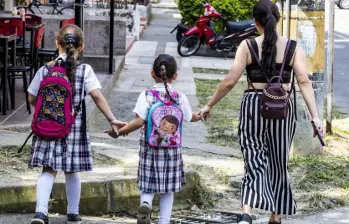 La medida de prohibir que los colegios inicien clases antes de las 7:00 a.m. aplicaría para instituciones del servicio público educativo en los niveles de educación inicial, preescolar, básica y media. Foto: Jaime Pérez Munévar