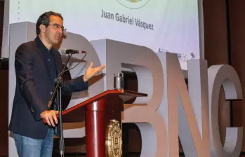 En una edición anterior de este premio, un libro de Juan Gabriel Vásquez se llevó el laurel. Foto EL COLOMBIANO