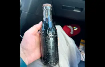 Imagen de la botella de Coca-Cola antigua, que data de principio del año 1900. FOTO Reddit