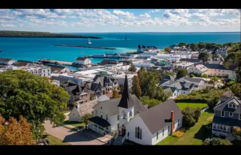 La isla está ubicada enfrente de la costa del estado de Michigan, en donde queda la considerada “ciudad del motor”. FOTO GETTY