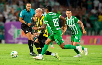 El arquero argentino Franco Armani, de 39 años, fue recibido por cerca de 20.000 personas que asistieron al Atanasio Girardot para ver el encuentro amistoso entre su club y Deportivo Táchira. FOTO camilo suárez 
