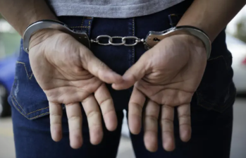 Imagen ilustrativa de una persona esposada. Foto: Colprensa.