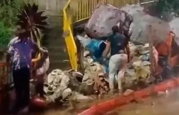 Esta es una de las escenas del video que le dañó el genio al alcalde Federico Gutiérrez. FOTO: Captura de video