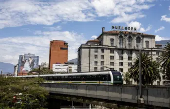 Según las directivas del Metro de Medellín, con la emisión de bonos posiciona a la empresa en los más altos estándares nacionales e internacionales de gestión y administración, permitiéndole acceder al mercado de valores. Foto: Julio César Herrera Echeverri.