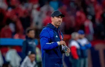 El triunfo es el único camino del DIM ante Águilas Doradas para aspirar a un lugar en cuartos de final de la Liga Betplay. El técnico Sebastián Botero lo sabe. FOTO JUAN ANTONIO SÁNCHEZ