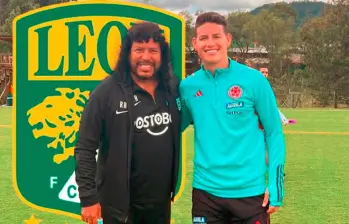 René Higuita junto a James Rodríguez. FOTO @FieramaniaMX