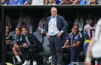 El entrenador de la Selección de Curazao, Dick Advocaat, es el técnico más veterano que ha dirigido en la historia de los mundiales. Julian Naggelsman, de Alemania, es el más joven de esta edición. FOTOS getty 
