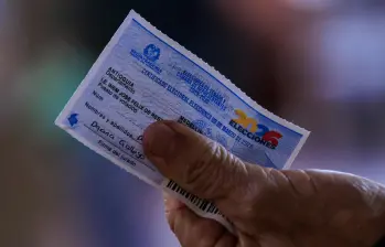 El certificado electoral es el documento que le entregan a los ciudadanos que ejercieron su derecho al voto. FOTO: ANDRÉS CAMILO SUÁREZ ECHEVERRY.