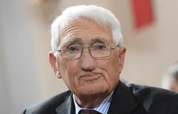 Esta fotografía de Jürgen Habermas es del 2016, cuando asistió a la ceremonia de entrega del Premio de la Paz del Comercio Librero Alemán en la iglesia de San Pablo en Fráncfort, Alemania. Foto:e Arne Dedert / dpa Picture-Alliance vía AFP.