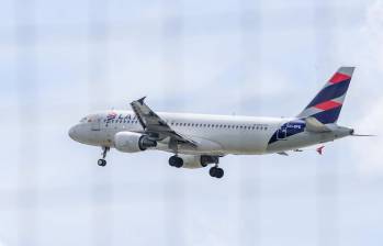 LATAM Airlines Colombia reforzó su operación y apoyo humanitario para atender la emergencia tras el terremoto en Colombia. FOTO Juan Antonio Sánchez