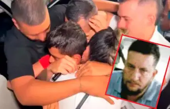 El niño fue recibido por una delegación de la Defensoría del Pueblo y entregado a su familia; en el recuadro, alias “Mascota”. FOTOS: CORTESÍA