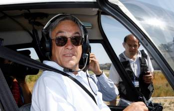 Sebastián Piñera tenía licencia de piloto privado desde 2004. FOTO AFP 