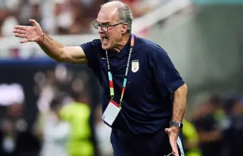 Marcelo Bielsa entrenador argentino que dirige a la selección de Uruguay que no pasó de la fase de grupos en el Mundial de Norteamérica. FOTO GETTY