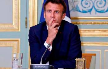 El presidente Macron es aficionado al fútbol. Estuvo presente en la consagración de Francia en la Copa del Mundo de Rusia 2018. FOTO: EFE