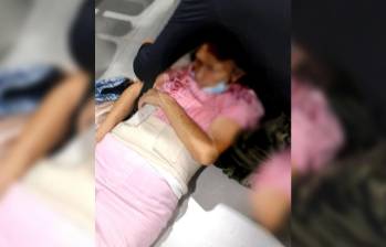 Testigos señalan que la mujer tuvo un altercado con una de las funcionarias del lugar. FOTO: Cortesía