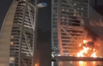 El hotel Burj Al Arab, el icónico edificio con forma de vela. FOTOS TOMADAS DE X. 