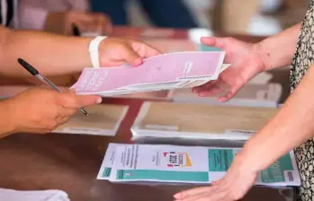 De WhatsApp a panfletos: las nuevas formas de presión sobre el voto en Colombia. FOTO: ARCHIVO EL COLOMBIANO.
